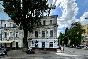 коммерческая по адресу Межигорская ул., 13