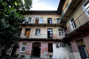 квартира за адресою Шептицьких вул., 27