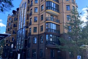 комерційна за адресою Соборна вул., 8