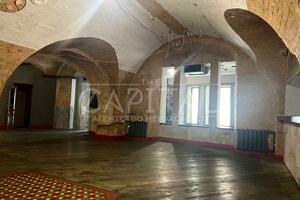коммерческая по адресу Евгения Коновальца ул. (Щорса), 44