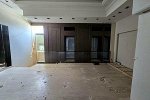 комерційна за адресою Володимирська вул., 22