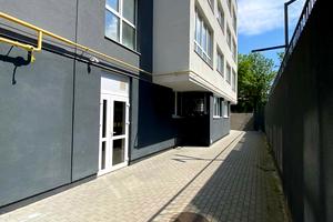 комерційна за адресою Володимира Янева вул., 25