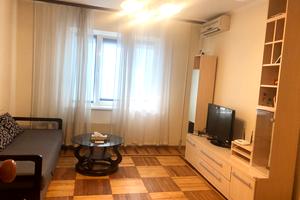 квартира за адресою Ревуцького вул., 44-Б
