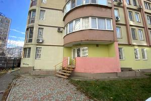 комерційна за адресою Тополина вул., 22