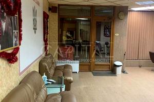 комерційна за адресою Празька вул., 31