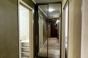 квартира за адресою Космонавтів вул., 4