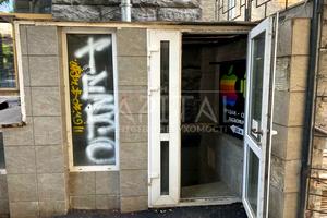 комерційна за адресою Прорізна вул., 3