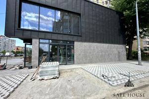 комерційна за адресою Ревуцького вул., 35а