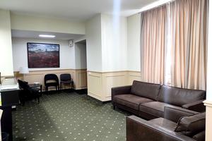 комерційна за адресою Леонтовича вул. (Бєлінського), 4
