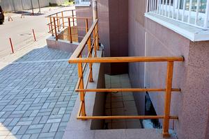 комерційна за адресою Середньофонтанська вул., 19г