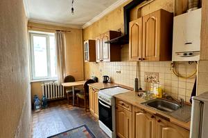 квартира за адресою Академіка Володимира Гнатюка вул. (), 3