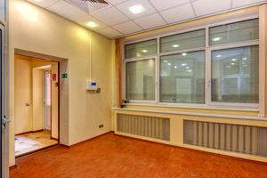 комерційна за адресою Анни Ахматової вул., 35