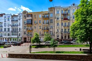 комерційна за адресою Антоновича вул. (Горького), 17