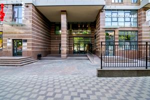 комерційна за адресою Джона Маккейна вул. (Івана Кудрі), 26
