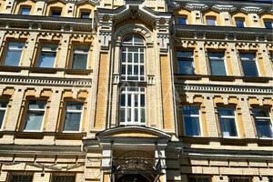 комерційна за адресою Київ, Михайлівська вул., 12-Б
