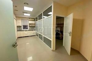 комерційна за адресою Басейна вул., 7-В