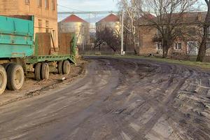 комерційна за адресою Центральна, 1