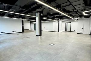 комерційна за адресою Красилівська вул., 9