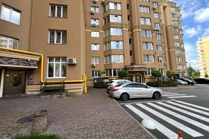 комерційна за адресою Боголюбова вул., 24