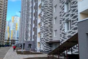 комерційна за адресою Ревуцького вул., 54-А