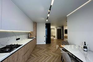 квартира за адресою Степана Бандери вул., 10
