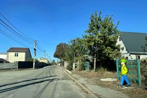 ділянка за адресою молодіжна