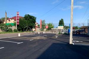 комерційна за адресою Центральна вул., 1