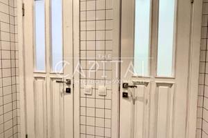комерційна за адресою Мала Житомирська вул., 1