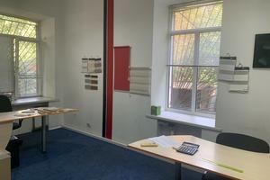 комерційна за адресою В'ячеслава Чорновола вул. (Юрія Савченка), 7