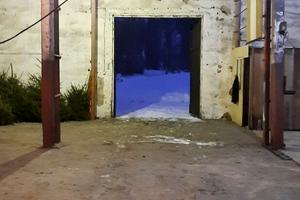 комерційна за адресою авіаторів, 1/31