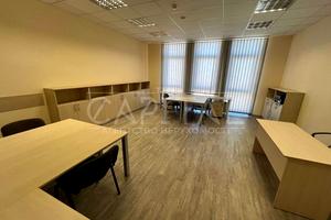 комерційна за адресою Антоновича вул. (Горького), 33В