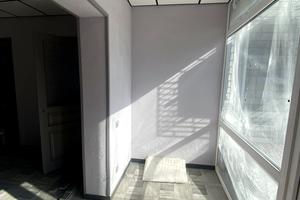 комерційна за адресою Ревуцького вул., 54
