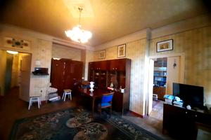 квартира за адресою Куликівський узвіз (Революції), 8/10