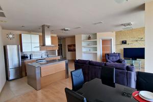 квартира за адресою Королеви Єлизавети ІІ вул. (Глинки), 2