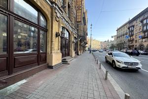 комерційна за адресою Велика Васильківська вул. (Червоноармійська), 1-3