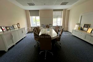 комерційна за адресою Федора Ернста вул., 3Б