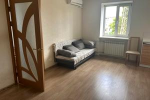 квартира за адресою Космонавтів вул., 73