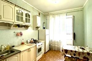 квартира за адресою Тополина вул., 16