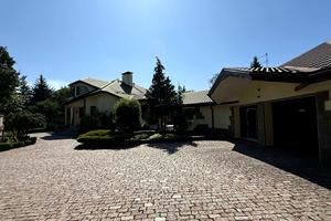 будинок за адресою Дніпробудівська вул.