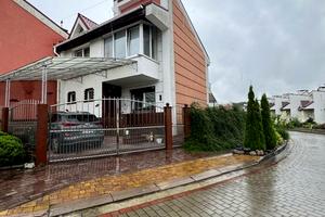 будинок за адресою Яблунева, 2