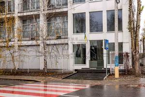 коммерческая по адресу Фестивальна, 19