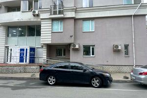 комерційна за адресою Леся Курбаса просп., 7-Б