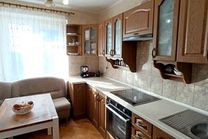 квартира за адресою вул. Небесної Сотні, 24