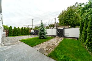 коммерческая по адресу Горяна ул. (Олега Кошевого), 40