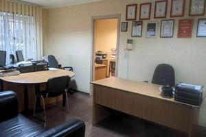 комерційна за адресою Дегтярівська вул., 28