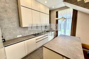 будинок за адресою Центральна, 10