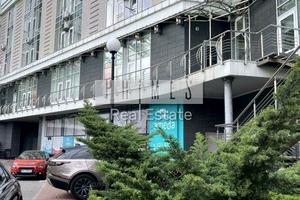 комерційна за адресою Оболонська набережна вул., 1к3