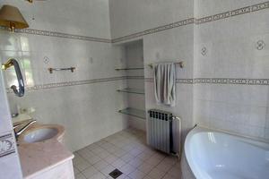 комерційна за адресою Французький бульв., 11б