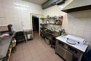 комерційна за адресою Миру просп., 80