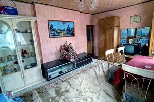 дом по адресу центральна, 1